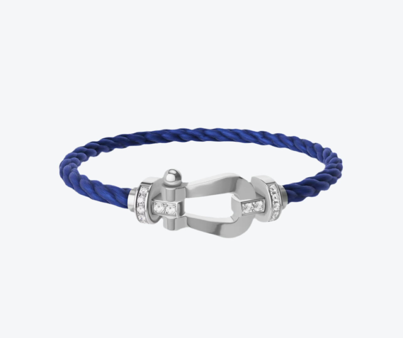 צמיד יוקרתי עם רצועת חבל כחולה ואבזם בגוון כסף משובץ בזירקונים נוצצים