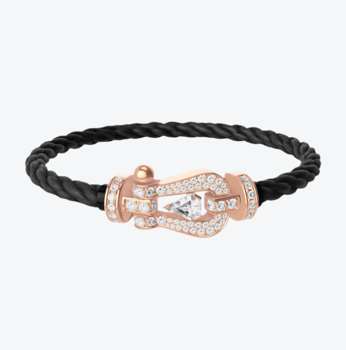 Bracelet de luxe avec un cordon noir et un fermoir rose doré incrusté de zircons brillants, avec une pierre centrale de 0,5 carat — JEWELLUXE™