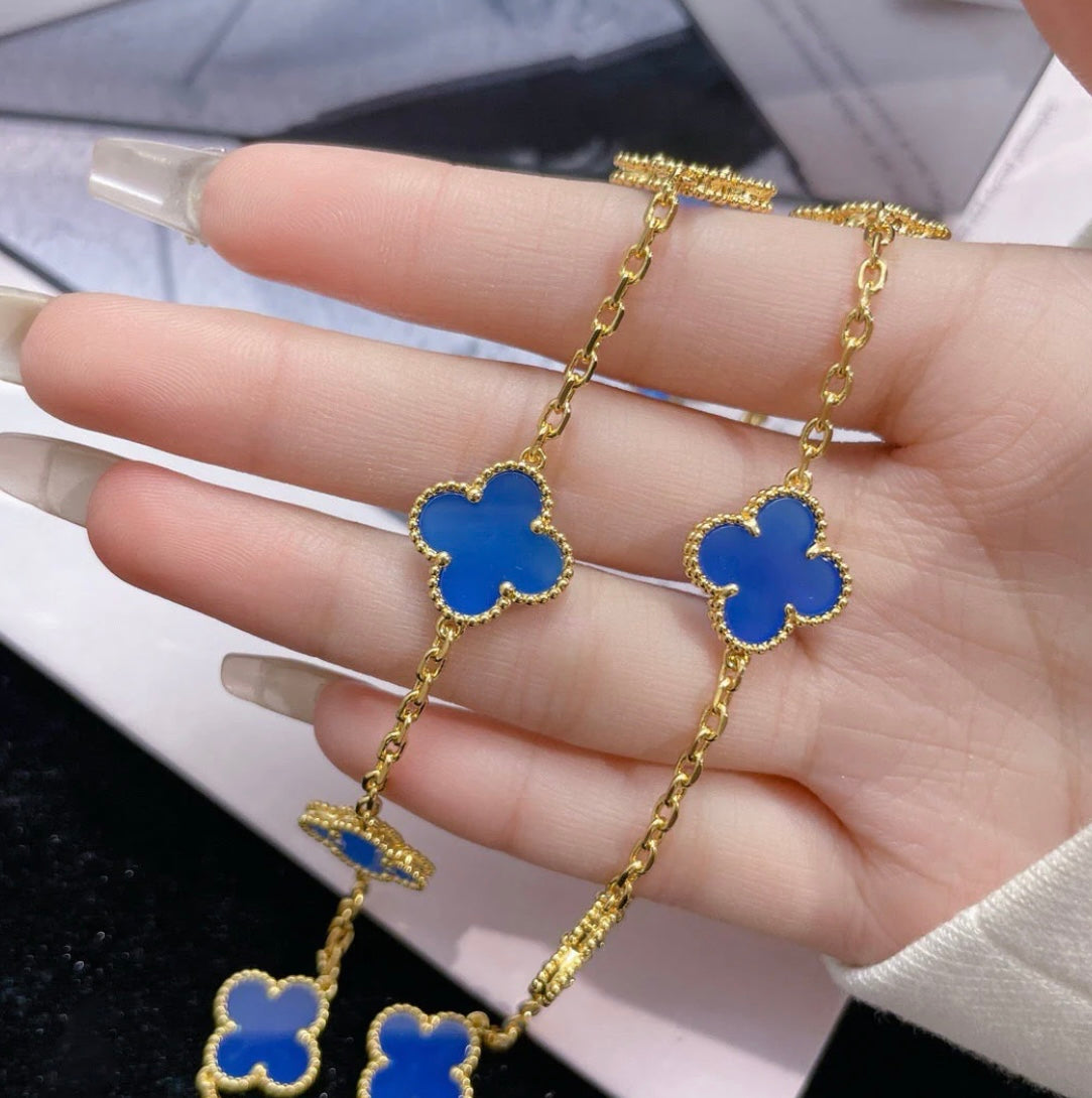 Collier trèfle à 10 feuilles doré avec pendentif trèfle bleu