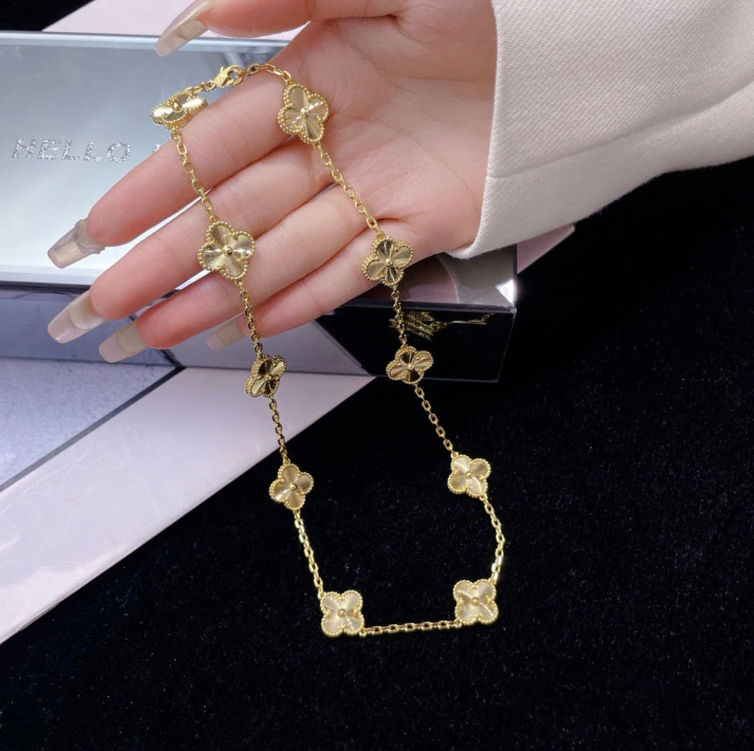 Halskette 10 Kleeblätter in Gold mit goldenem Kleeblatt-Anhänger