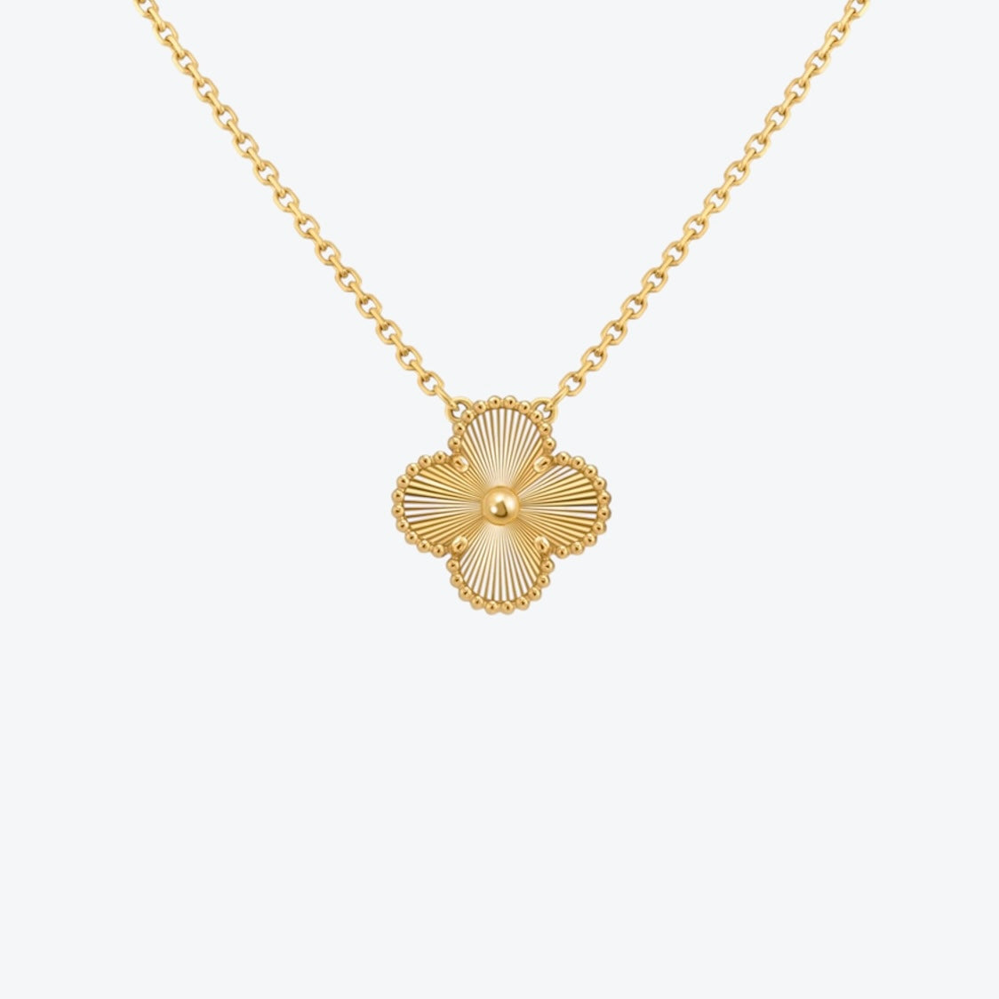 שרשרת תלתן בגוון זהב עם תליון תלתן בגוון זהב