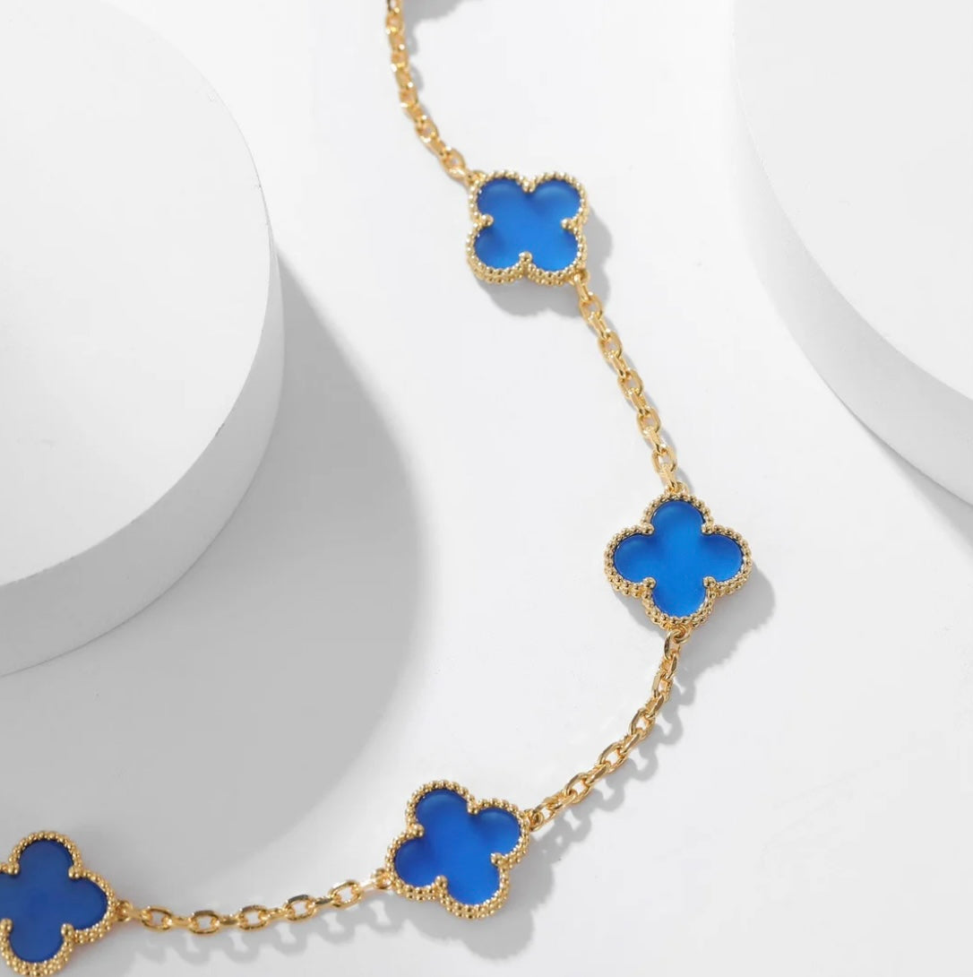 Collier trèfle à 10 feuilles doré avec pendentif trèfle bleu