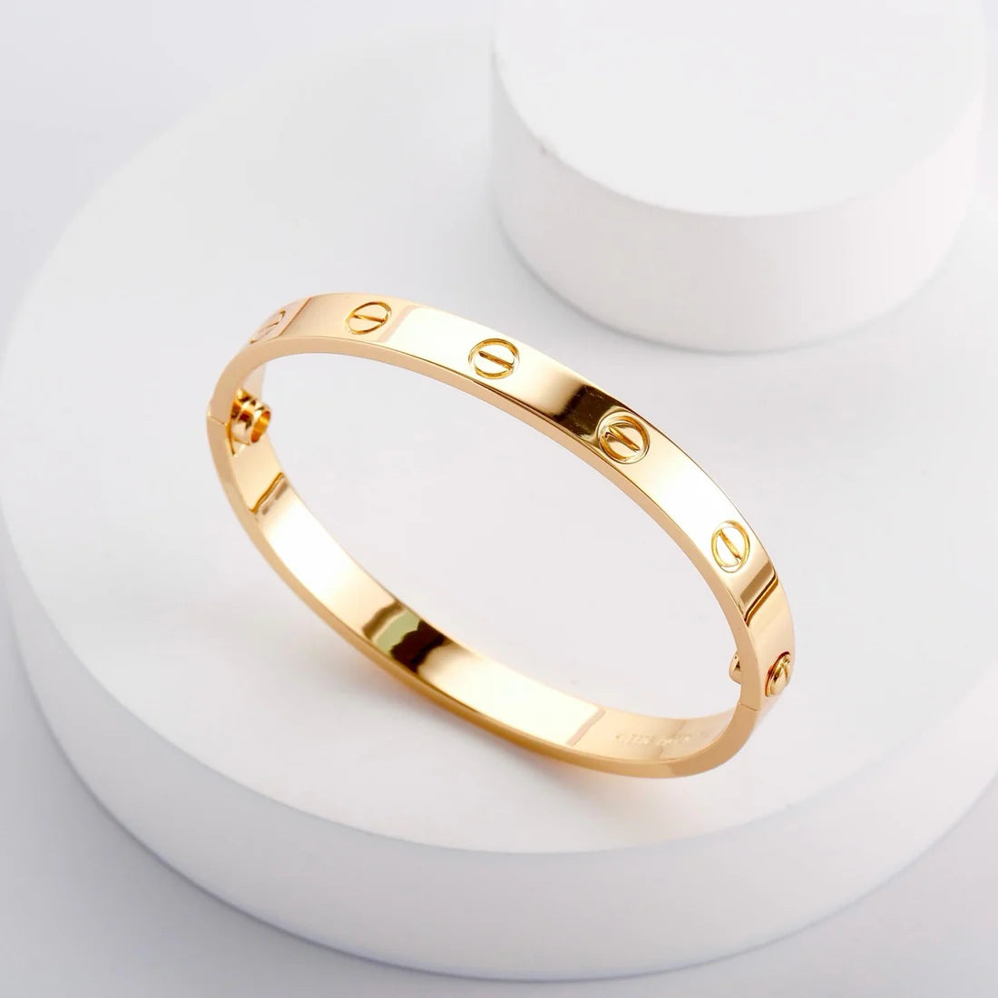 Elegant rose gold bracelet Timeless elegance — JEWELLUXE™
