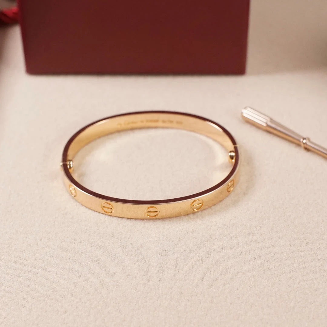 Elegant rose gold bracelet Timeless elegance — JEWELLUXE™