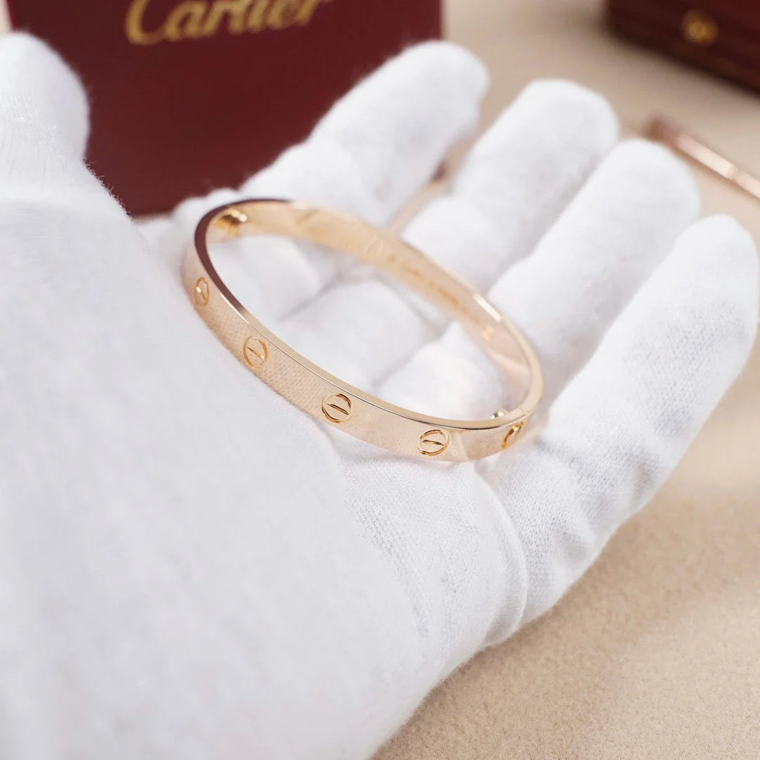 Elegant rose gold bracelet Timeless elegance — JEWELLUXE™