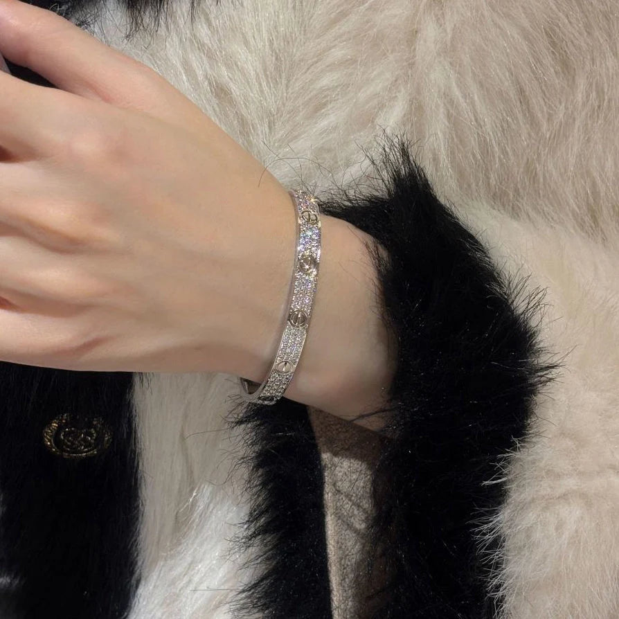 Bracelet élégant en plaqué argent, orné de zircones scintillantes — JEWELLUXE™