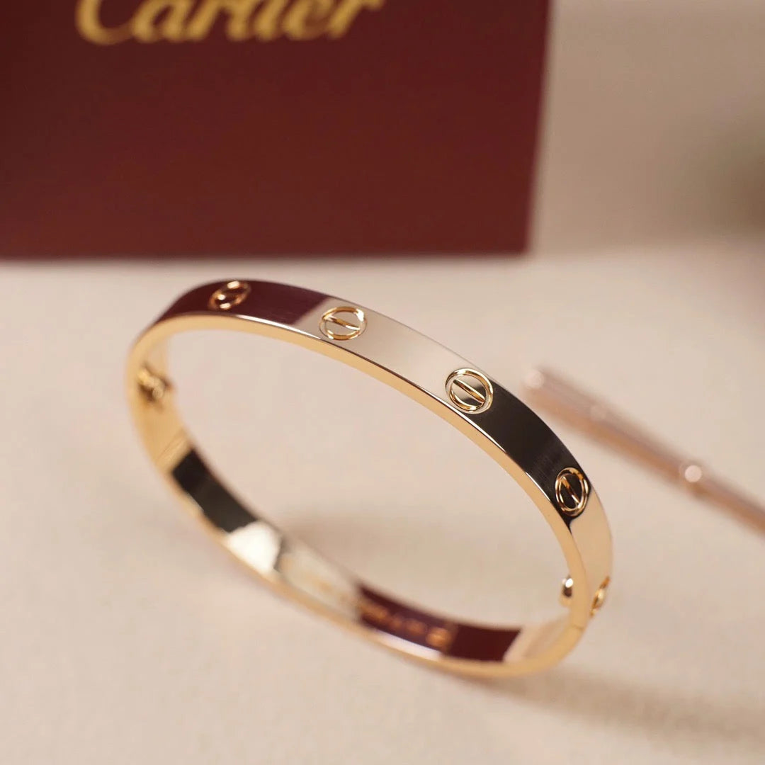 Elegant rose gold bracelet Timeless elegance — JEWELLUXE™