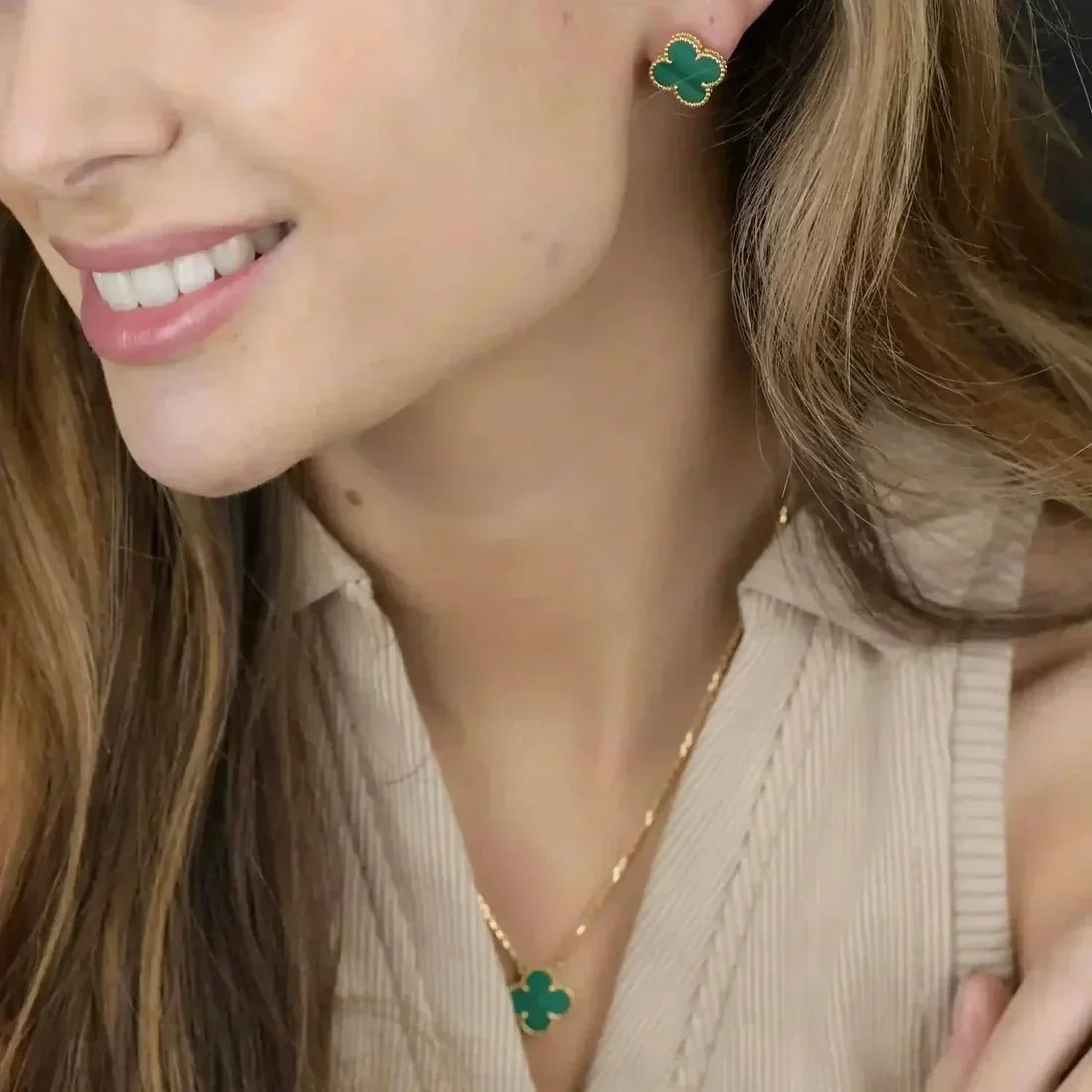 Boucles d'oreilles trèfle vert, élégance classique — JEWELLUXE™