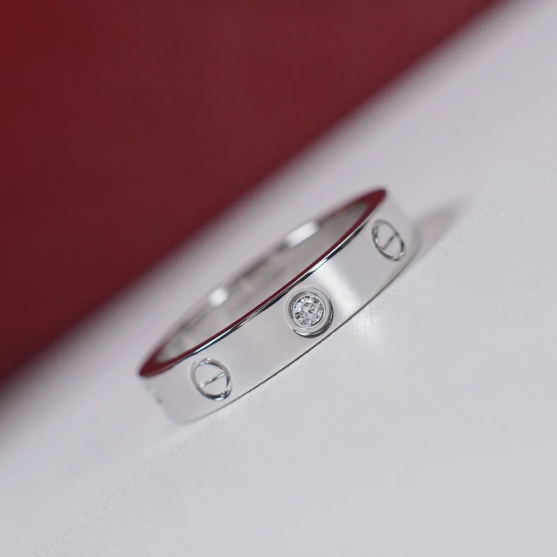 טבעת אלגנטית בגוון ‎כסף משובצת זירקון 1 נוצץ — JEWELLUXE™