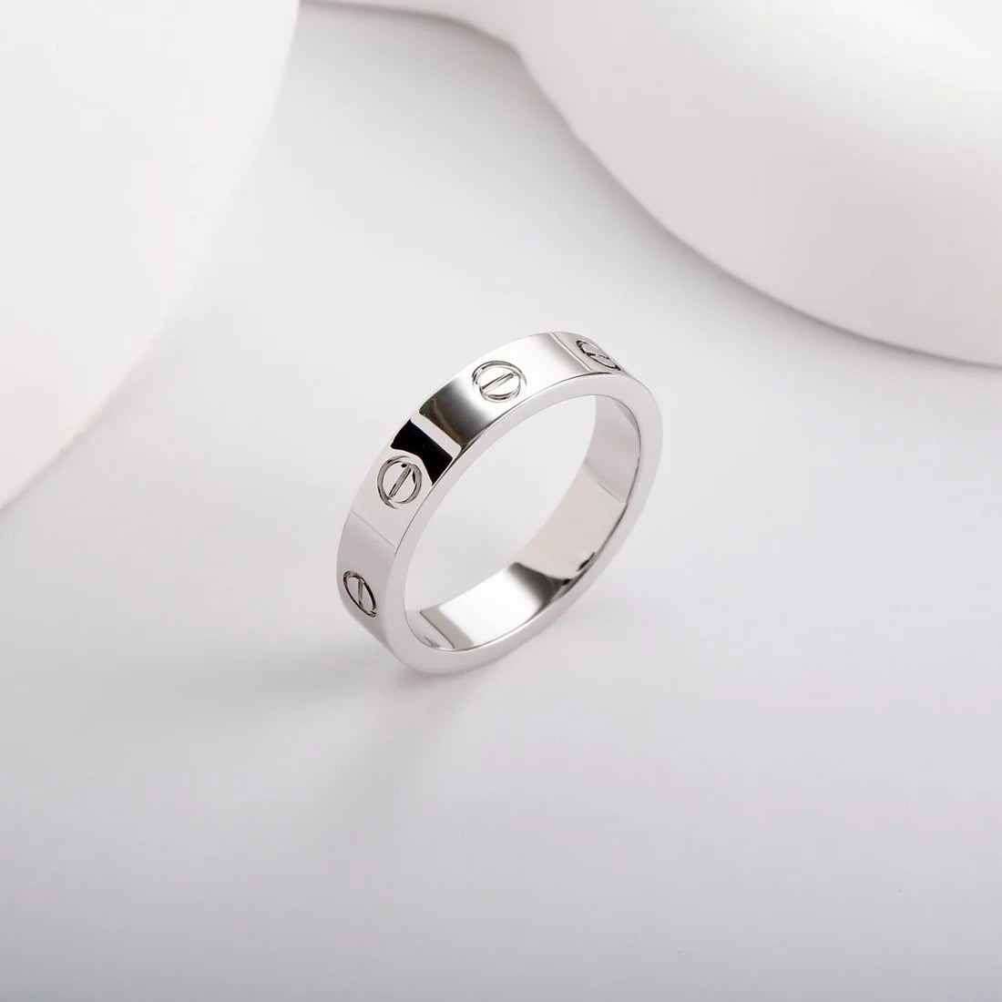 טבעת אלגנטית בגוון כסף מבריק — JEWELLUXE™