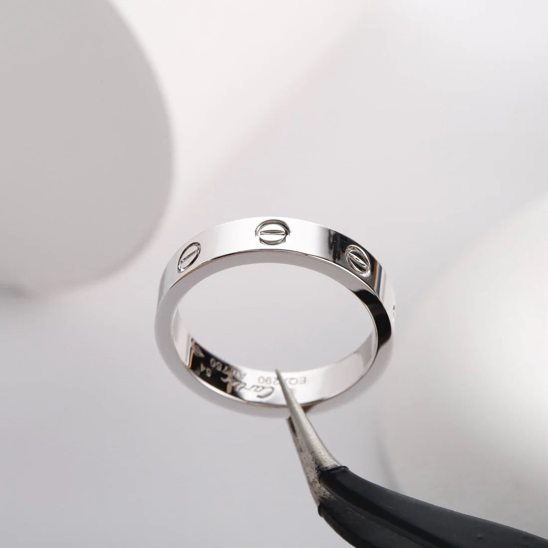 טבעת אלגנטית בגוון כסף מבריק — JEWELLUXE™