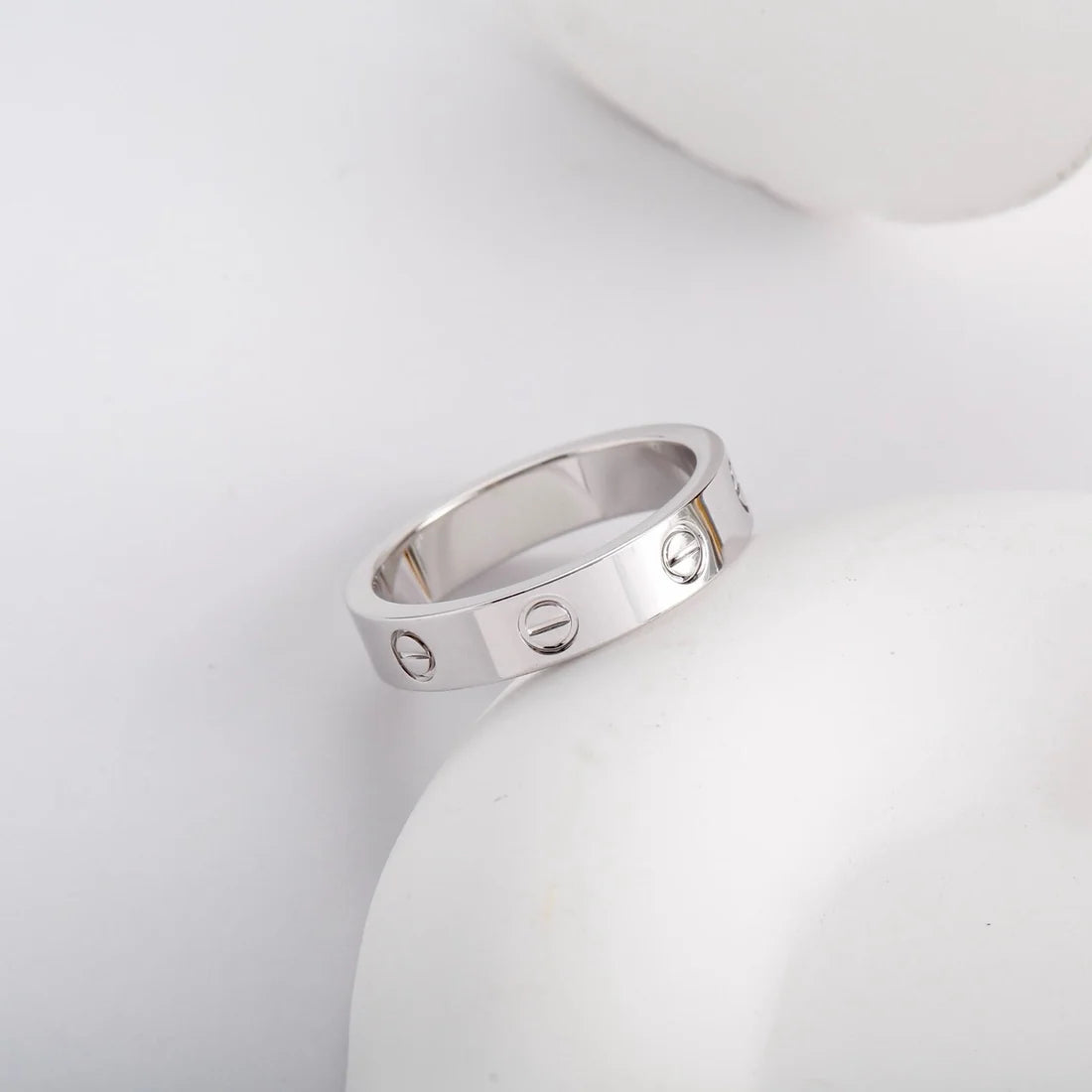 טבעת אלגנטית בגוון כסף מבריק — JEWELLUXE™