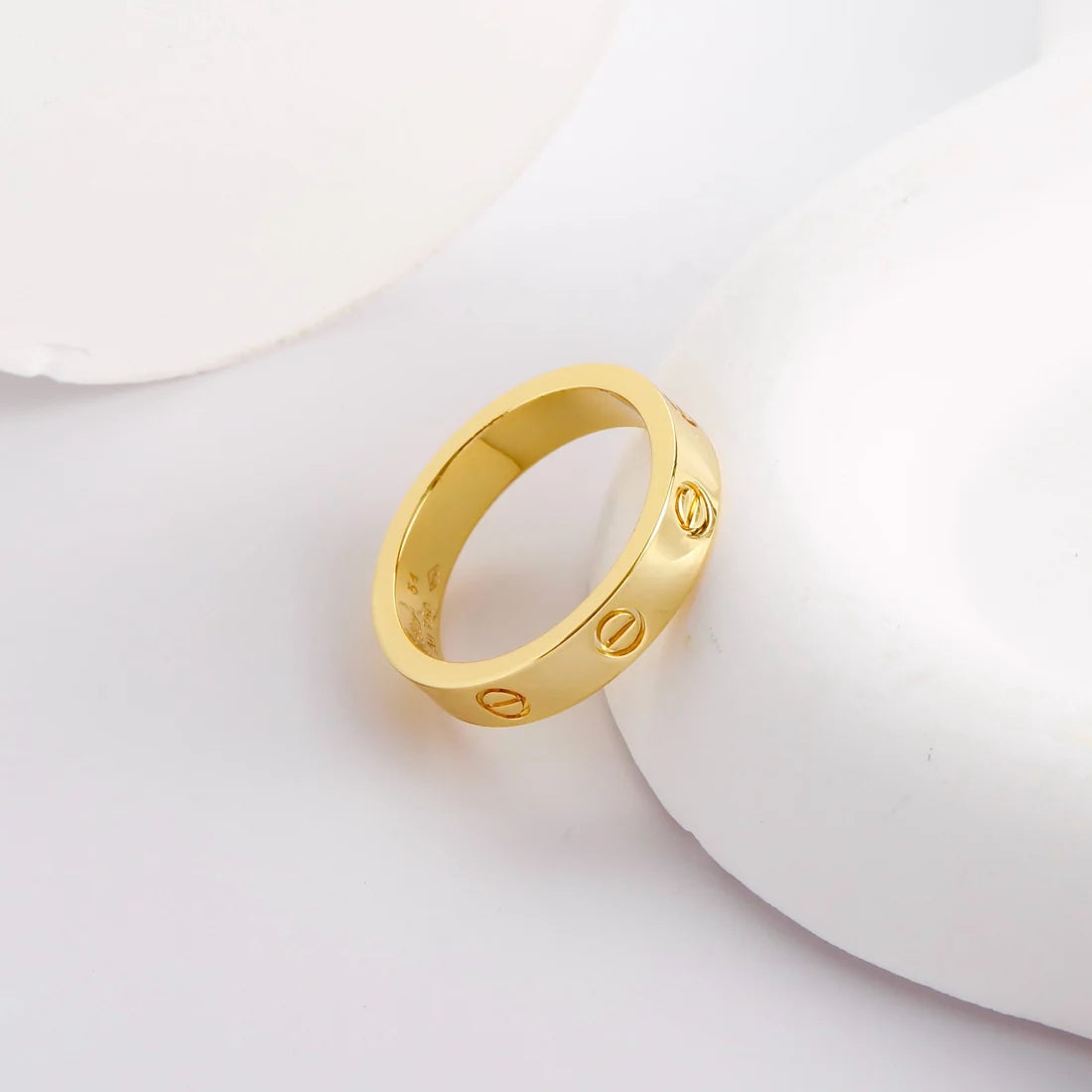 טבעת אלגנטית בגוון גולד מבריק — JEWELLUXE™