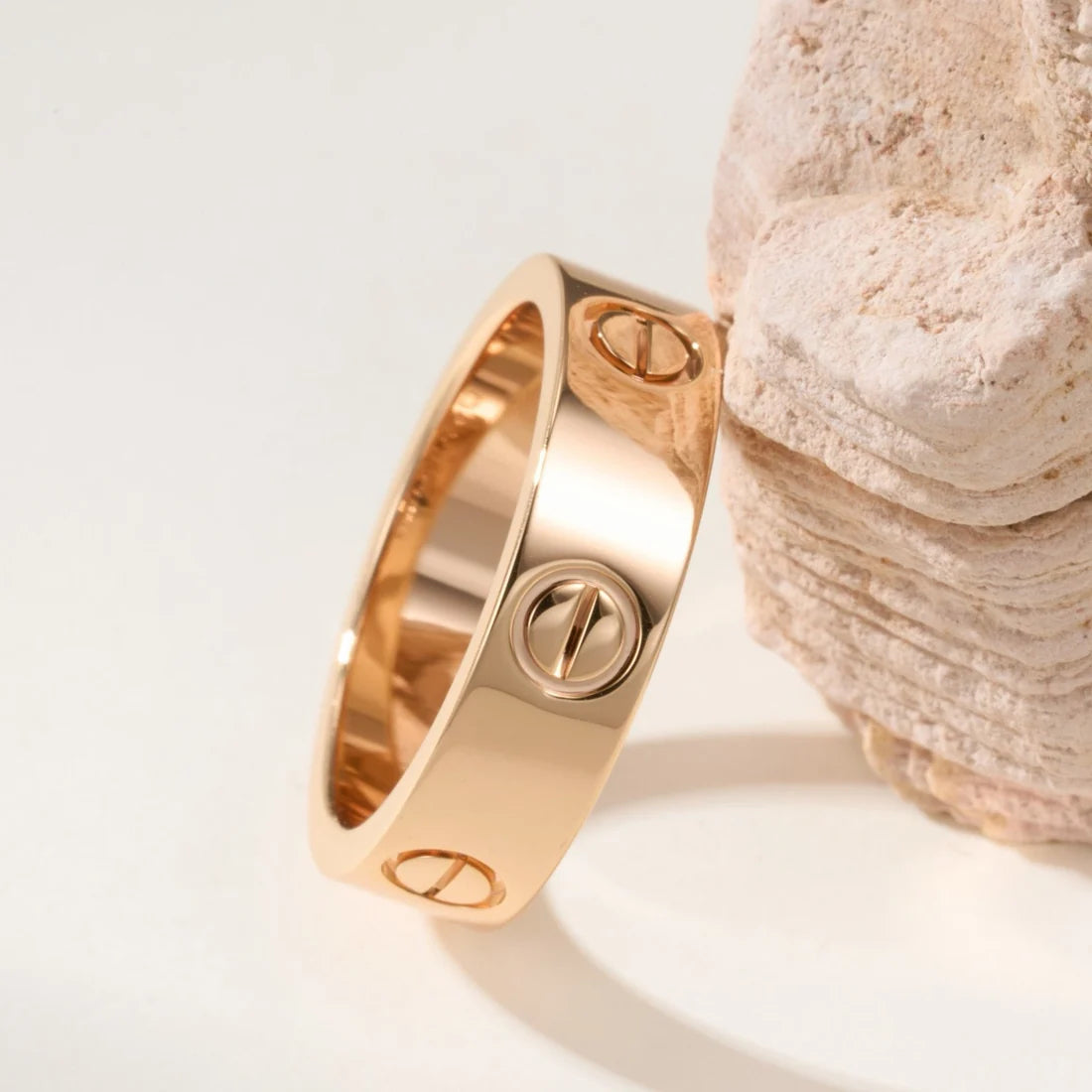 טבעת אלגנטית בגוון ‎רוז־גולד מבריק — JEWELLUXE™