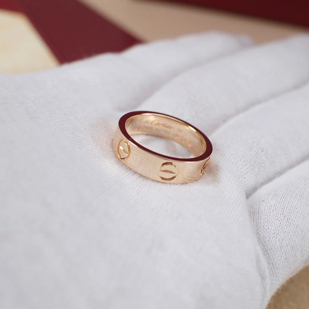 טבעת אלגנטית בגוון ‎רוז־גולד מבריק — JEWELLUXE™